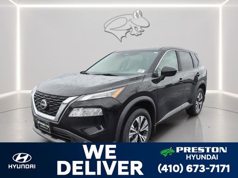 Used 2023 Nissan Rogue SV image 1