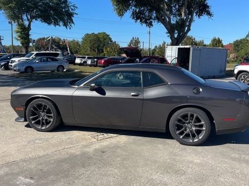 Used 2020 Dodge Challenger R/T w/ T/A Package image 4
