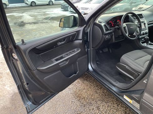 Used 2013 GMC Acadia SLE image 9