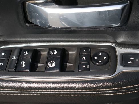 Used 2021 RAM 3500 Laramie AWD/4WD image 17