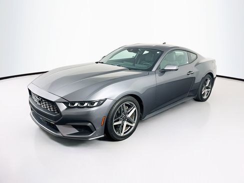 Used 2024 Ford Mustang Coupe RWD image 3