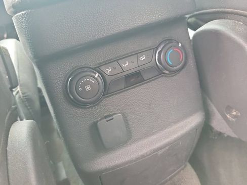 Used 2015 Ford Explorer XLT w/ Equipment Group 202B AWD/4WD image 11