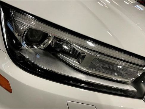 Used 2020 Audi Q5 2.0T Premium w/ Convenience Package AWD/4WD image 28