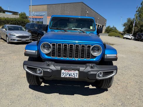 Used 2024 Jeep Wrangler Unlimited Sahara AWD/4WD image 8