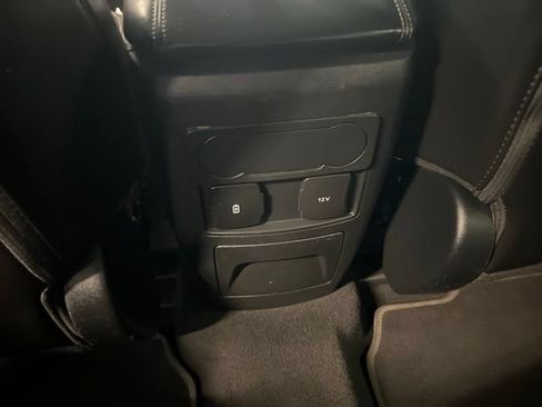 Used 2022 Ford Explorer XLT w/ Equipment Group 202A AWD/4WD image 32