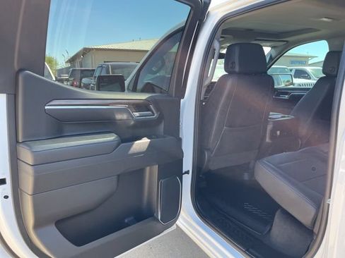Used 2025 Chevrolet Silverado 1500 LT Trail Boss w/ Convenience Package II AWD/4WD image 21