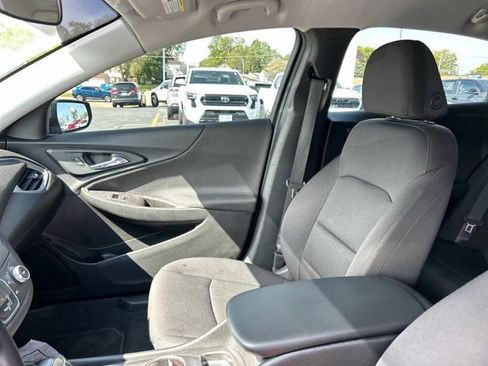 Used 2017 Chevrolet Malibu LS FWD image 23