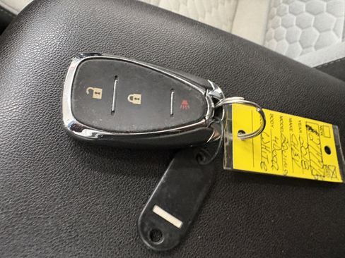 Used 2018 Chevrolet Equinox LS image 27