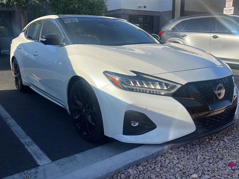 Used 2023 Nissan Maxima SR w/ Sport Mat Group FWD image 2