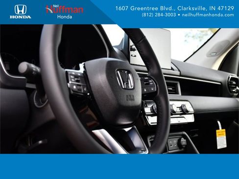 New 2025 Honda Pilot Touring image 11