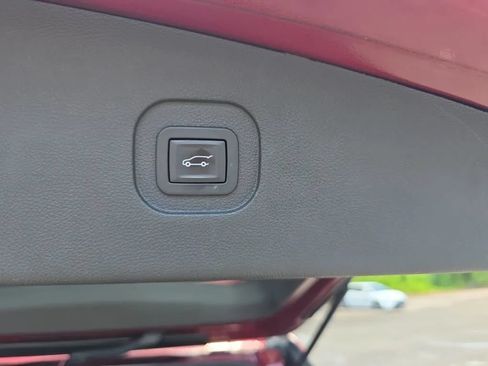 Used 2017 Chevrolet Equinox Premier w/ Enhanced Convenience Package FWD image 53