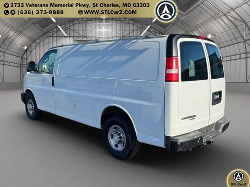 Used 2016 Chevrolet Express 2500 RWD image 5