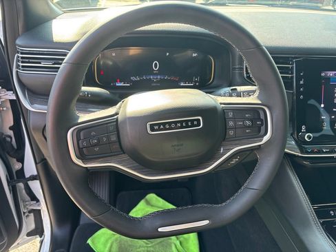 Used 2022 Jeep Wagoneer Series II AWD/4WD image 26