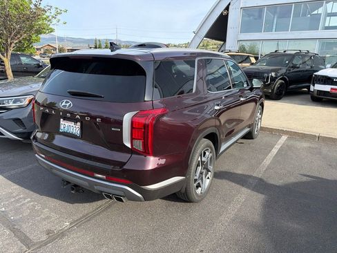 Used 2024 Hyundai Palisade SEL w/ Premium Package AWD/4WD image 3