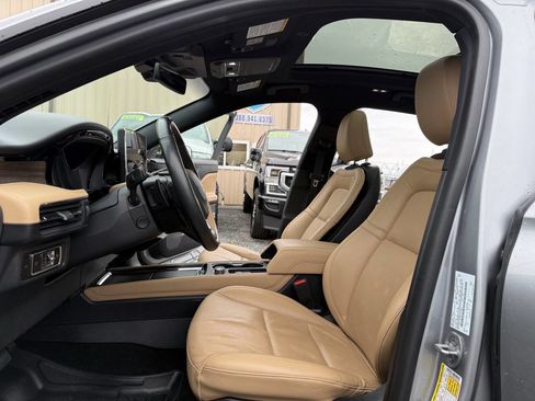 Used 2023 Lincoln Corsair Reserve w/ Equipment Group 202A image 9