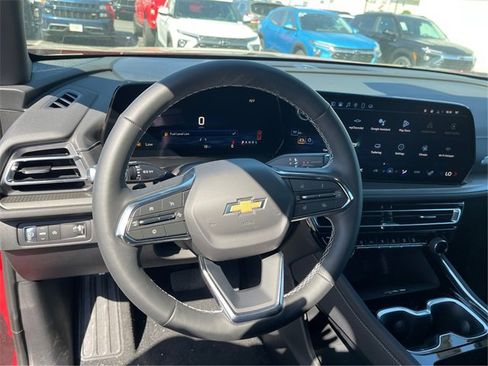 New 2025 Chevrolet Traverse LT image 11