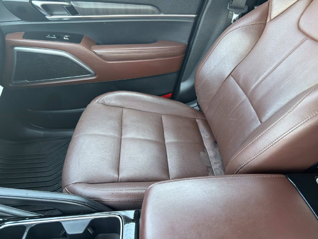 Used 2023 Kia Telluride EX w/ EX Captain's Chair Package FWD image 19