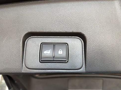 Used 2026 Nissan Rogue SV AWD/4WD image 12