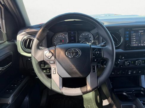 Used 2019 Toyota Tacoma TRD Sport w/ Technology Package AWD/4WD image 15