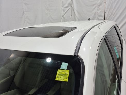 Used 2021 Toyota Sienna XLE image 5