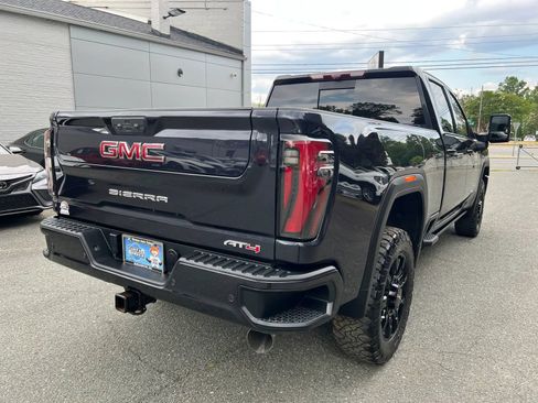 Used 2024 GMC Sierra 2500 AT4 w/ AT4 Premium Plus Package AWD/4WD image 4