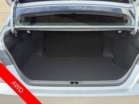 Used 2025 Toyota Camry LE AWD/4WD image 9