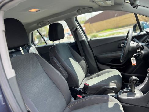 Used 2019 Chevrolet Trax LS w/ LPO, Protection Package FWD image 41