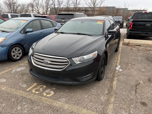 Used 2014 Ford Taurus SEL image 4