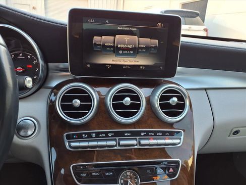 Used 2015 Mercedes-Benz C 300 4MATIC Sedan image 21