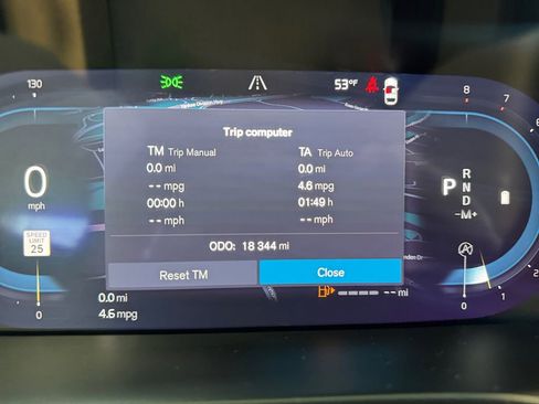 Certified 2025 Volvo XC40 B5 Core image 25