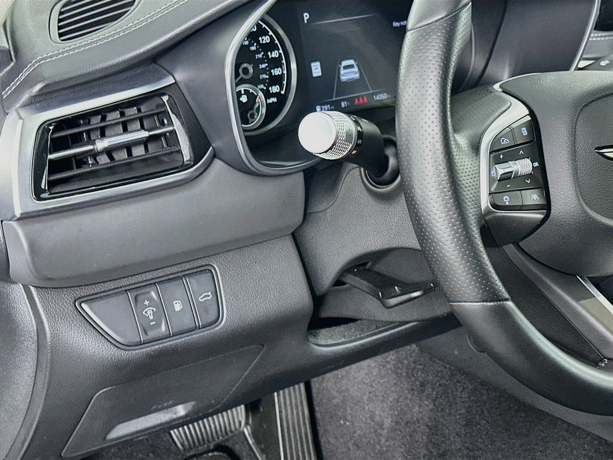 Used 2026 Genesis G70 2.5T RWD image 17