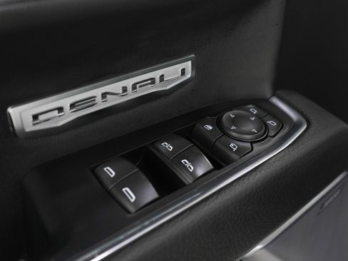 Used 2023 GMC Sierra 1500 Denali w/ Technology Package AWD/4WD image 22