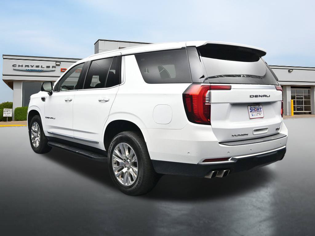 Used 2025 GMC Yukon Denali AWD/4WD image 3