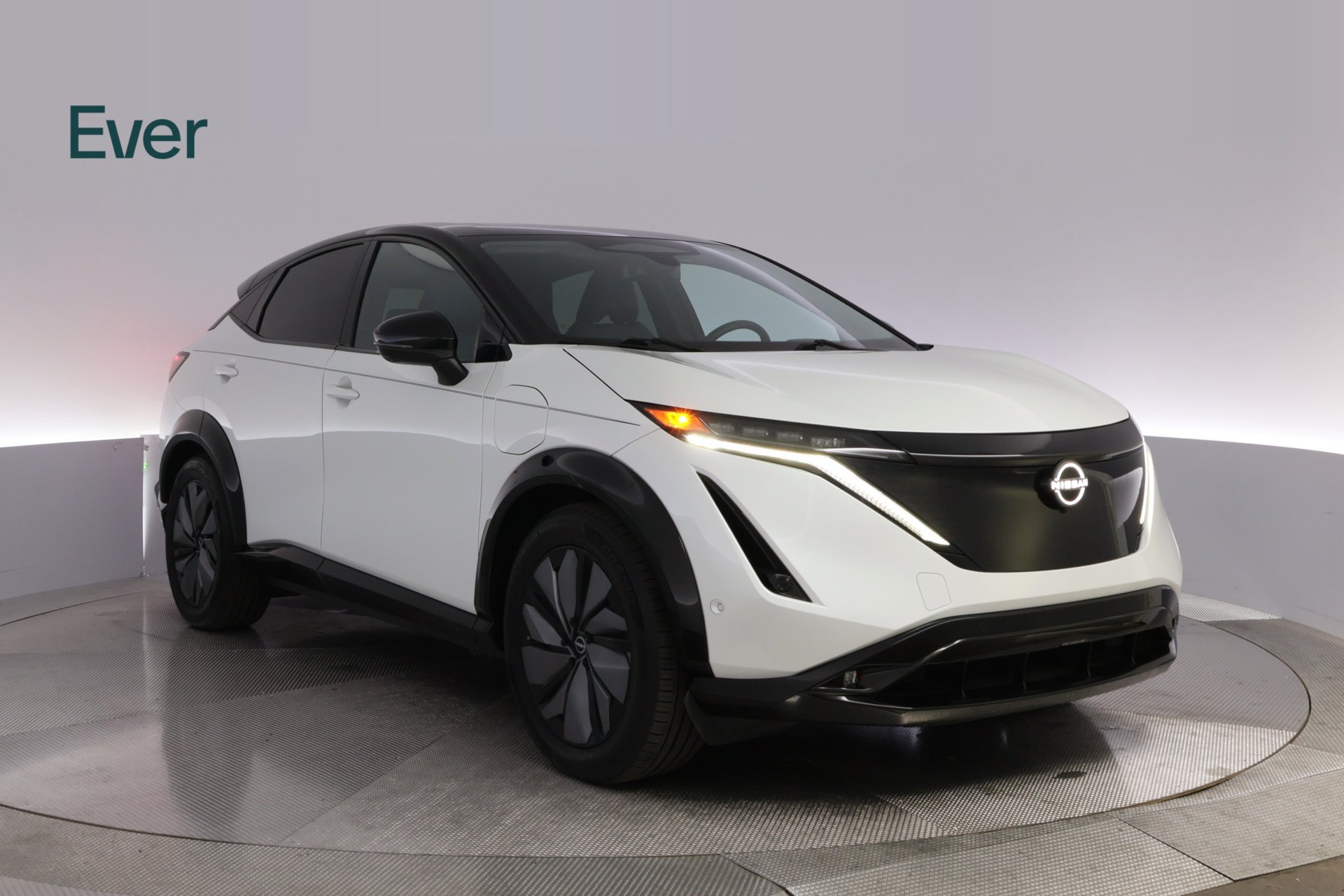 Used 2023 Nissan Ariya AWD/4WD image 13