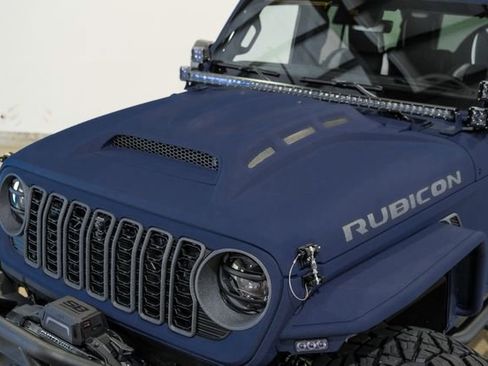 Used 2025 Jeep Wrangler Unlimited Rubicon w/ Technology Group image 76