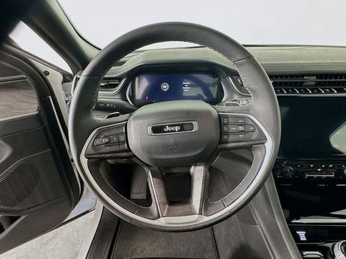 Used 2024 Jeep Grand Cherokee L Limited w/ Luxury Tech Group II image 15