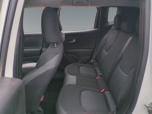 Used 2023 Jeep Renegade Trailhawk image 13