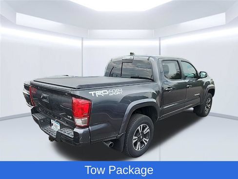 Used 2017 Toyota Tacoma TRD Sport w/ Tow Package (A/T) AWD/4WD image 3