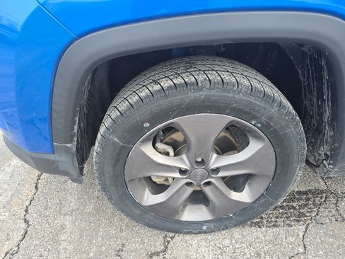 Used 2022 Jeep Compass Latitude image 11