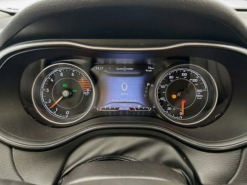 Used 2019 Jeep Cherokee Trailhawk image 12