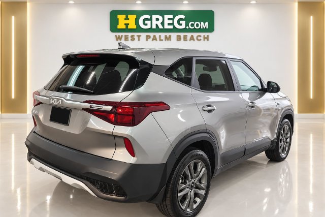 Used 2023 Kia Seltos LX AWD/4WD image 6
