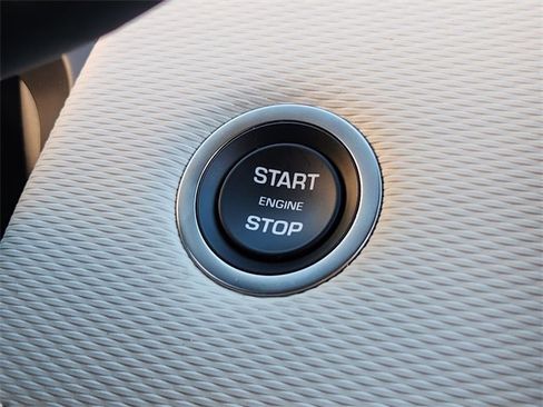 Used 2025 Land Rover Discovery Sport Dynamic SE image 20