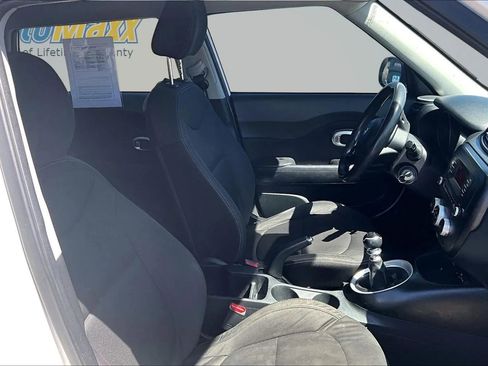 Used 2016 Kia Soul FWD image 34