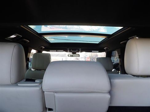 Used 2016 Land Rover Range Rover Sport HSE image 17