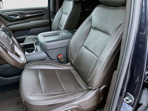 Used 2023 GMC Yukon XL Denali w/ Advanced Technology Package AWD/4WD image 19