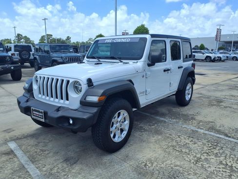 Used 2021 Jeep Wrangler Unlimited Sport AWD/4WD image 3