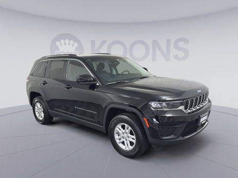 Used 2023 Jeep Grand Cherokee Laredo w/ Luxury Tech Group I image 10