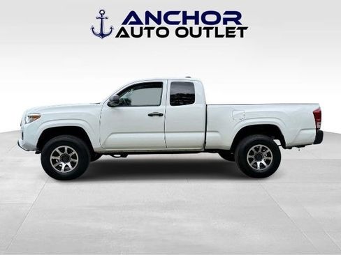 Used 2021 Toyota Tacoma SR AWD/4WD image 5