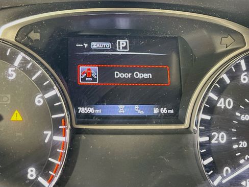 Used 2020 Nissan Pathfinder SL AWD/4WD image 12