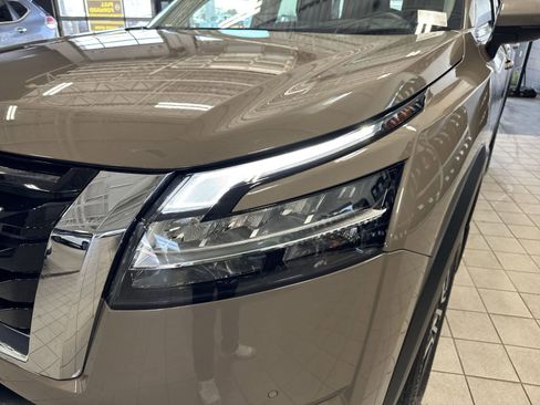 Certified 2024 Nissan Pathfinder Platinum AWD/4WD image 38